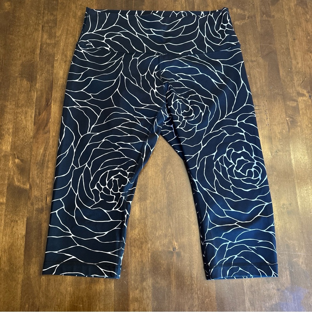 Lululemon Wunder Under Hi-Rise 1/2 Tight In Radiate Rose Women's Size 10 Black